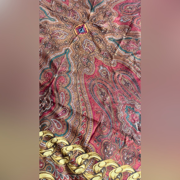 Vintage Chanel Scarf - Paisley & Chain motif - Picture 10 of 12